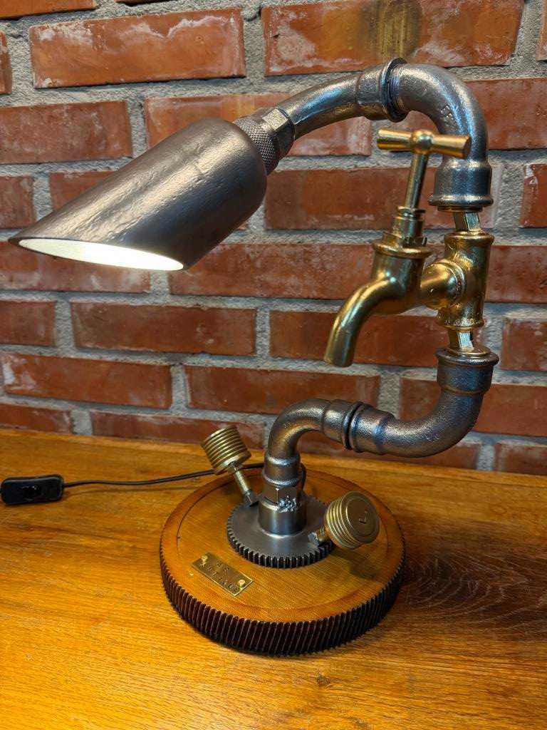 Lampa gabinetowa, industrialna, antyk