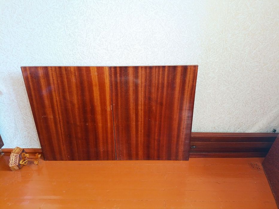 Стіл дерев'яний розкладний