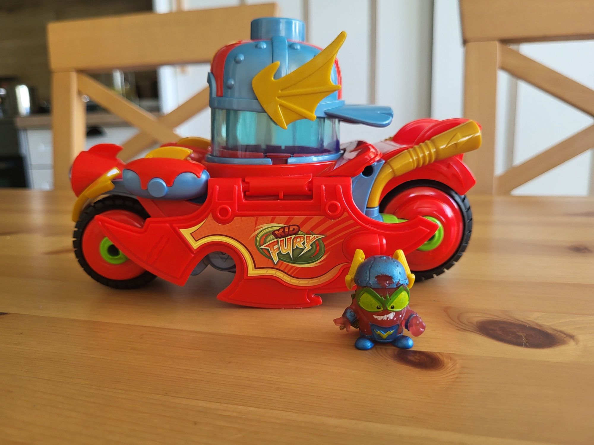 Super Zings Kid Fury pojazd z figurką