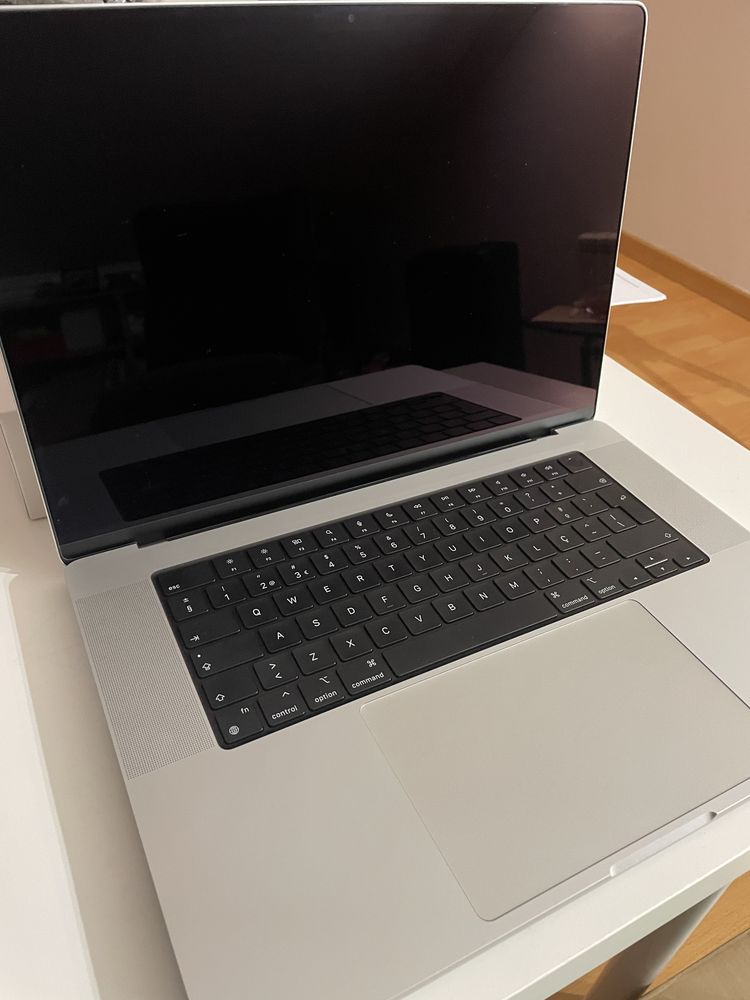 Apple Macbook Pro M1 de 16” com 3 anos de garantia e seguro