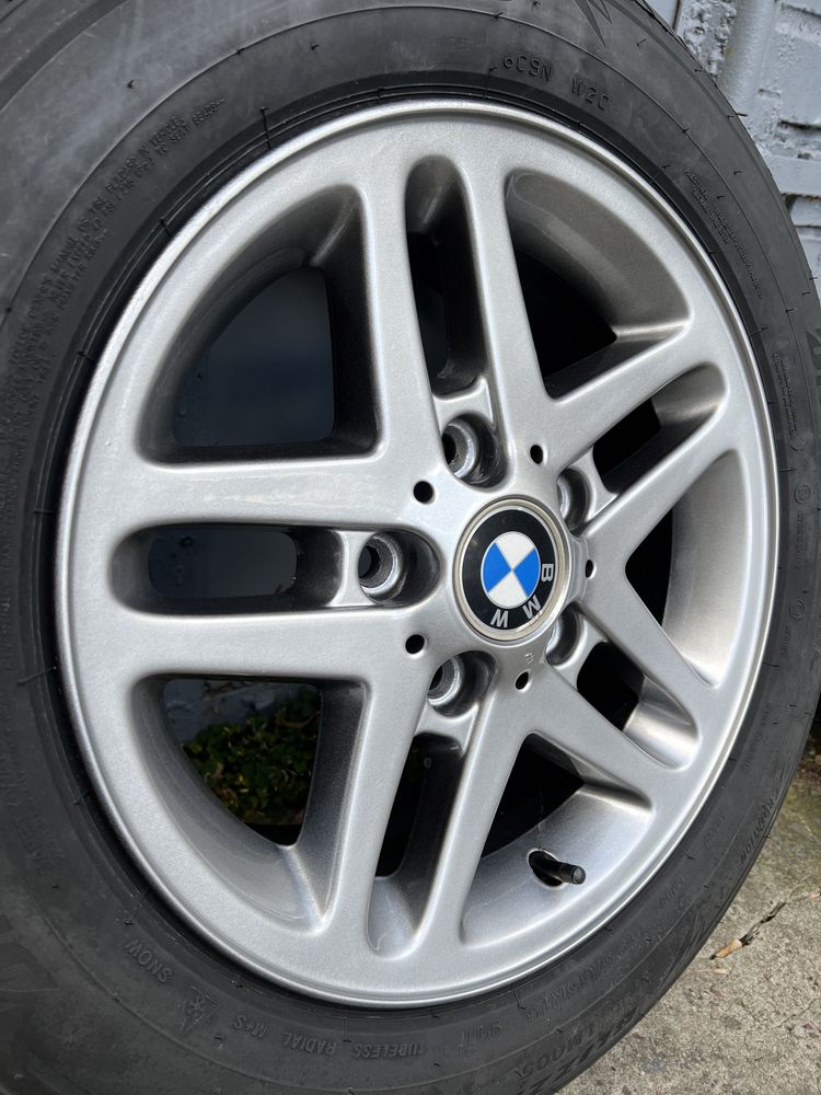 Диски BMW R15 з гумою Bridgestone Blizzak LM005 195/65 R15