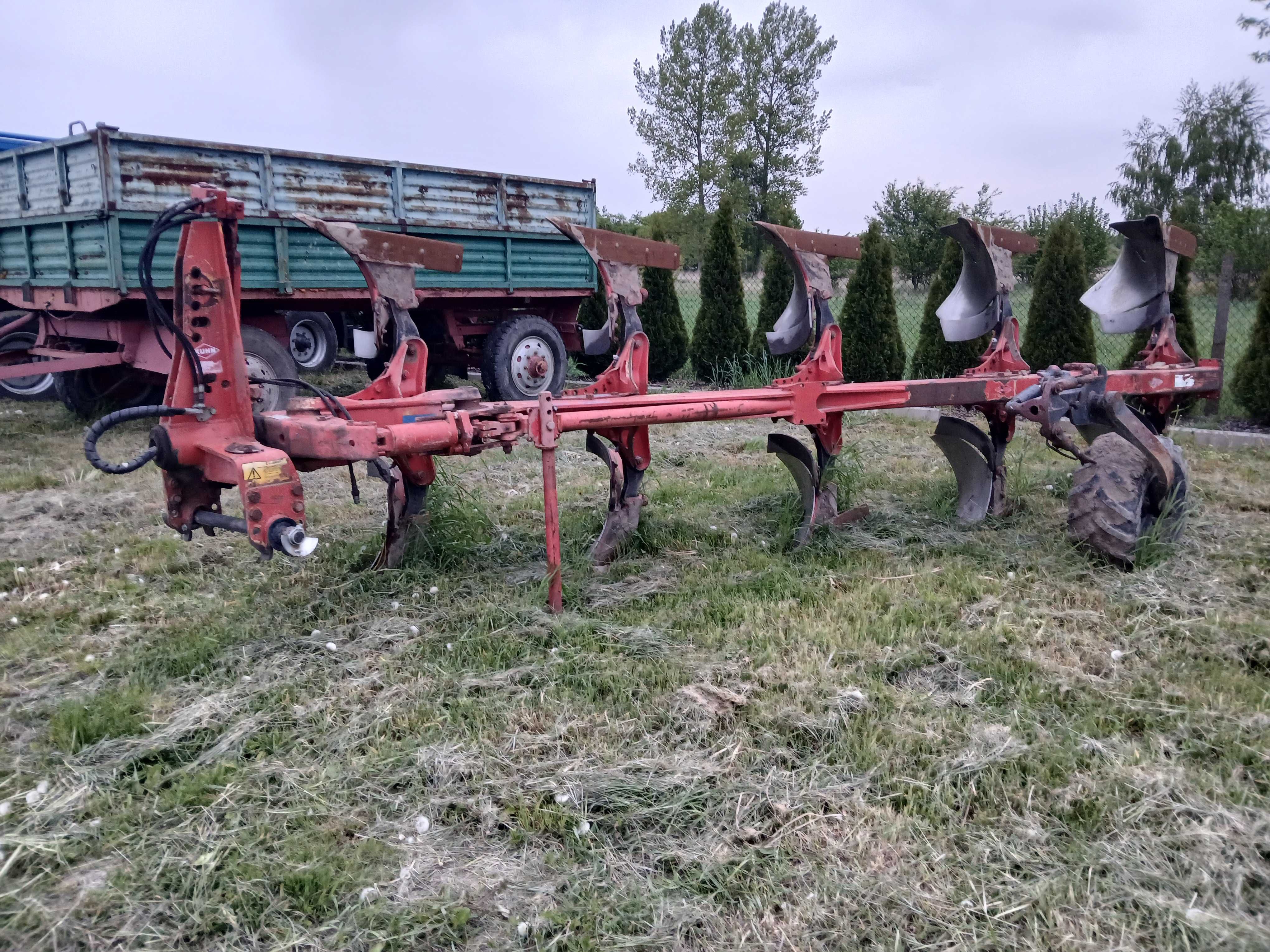 Pługi Kuhn vario