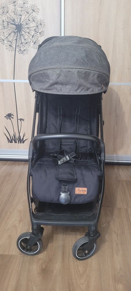 Продам прогулочную коляску Turbo Carrello