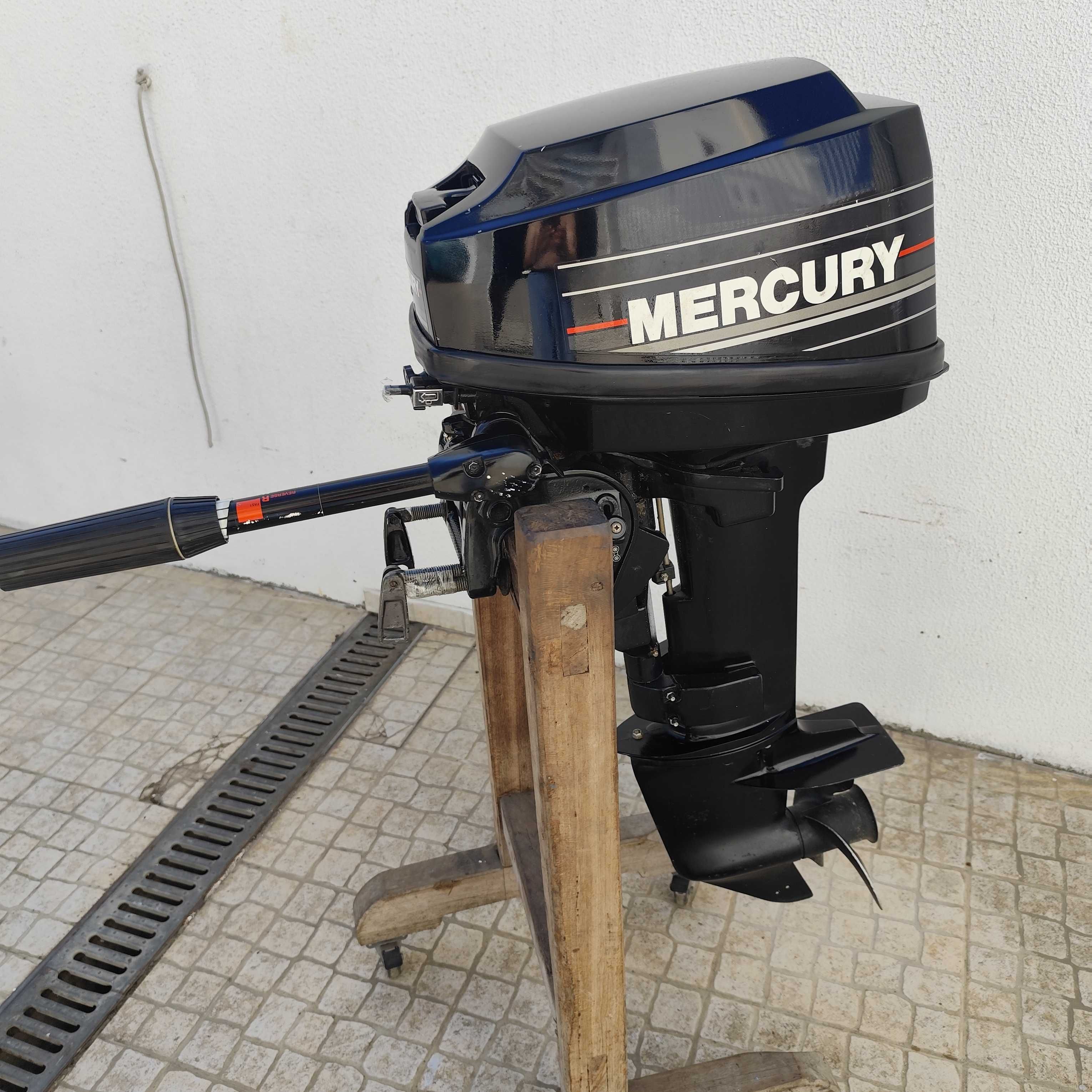 Motor Mercury 8 hp 2 tempos para Barco