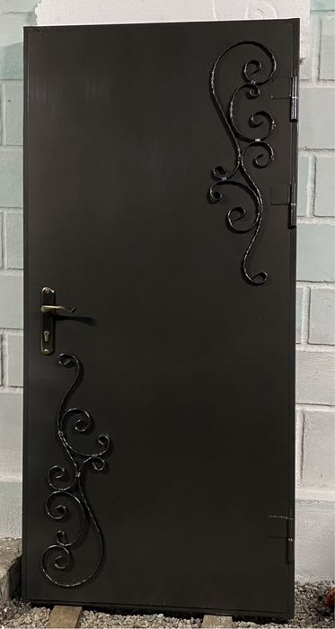 Двери Вхідні двері металеві