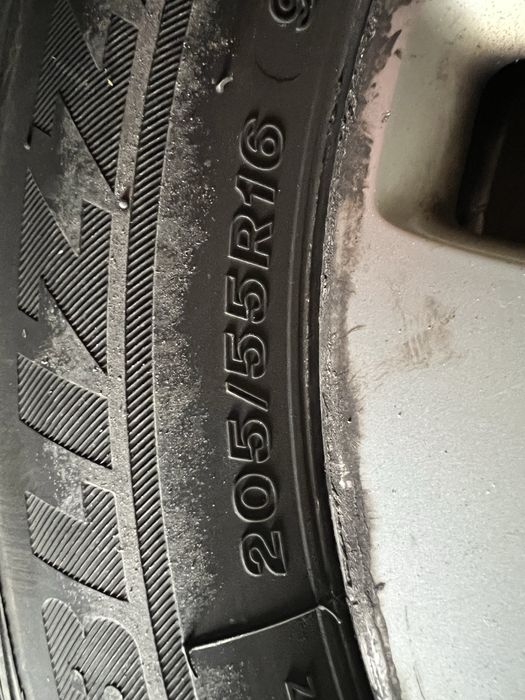 Felgi z oponami zimowymi Audi A4. 205/55/R16 5x112