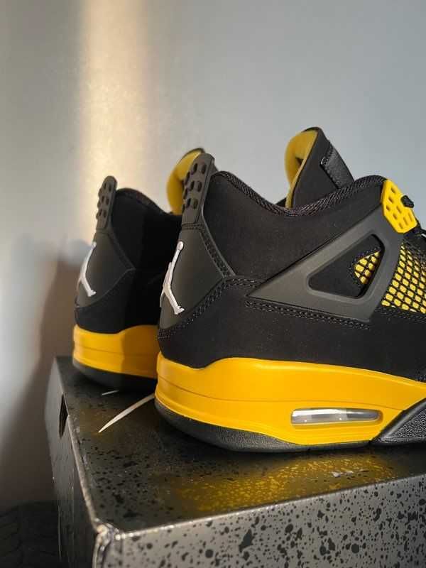 Nike_Air_Jordan_4 |Thunder|Retro| rozmiar 38