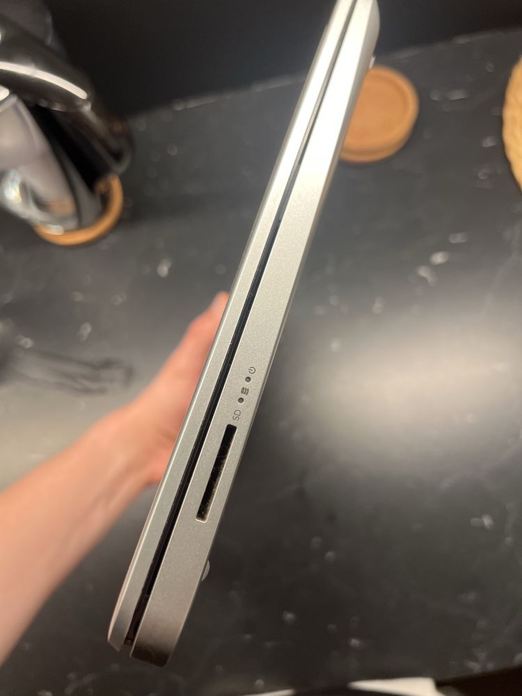 HP 14-dq1037wm i5-1035G4/ 16GB DDR4/ 512 SSD