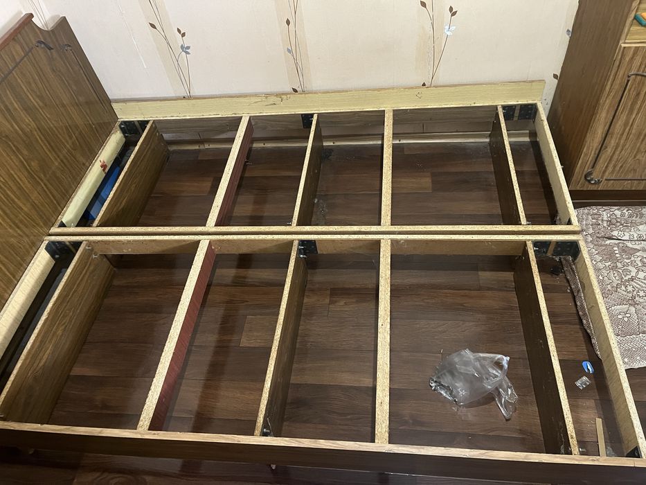 Двоспальне ліжко