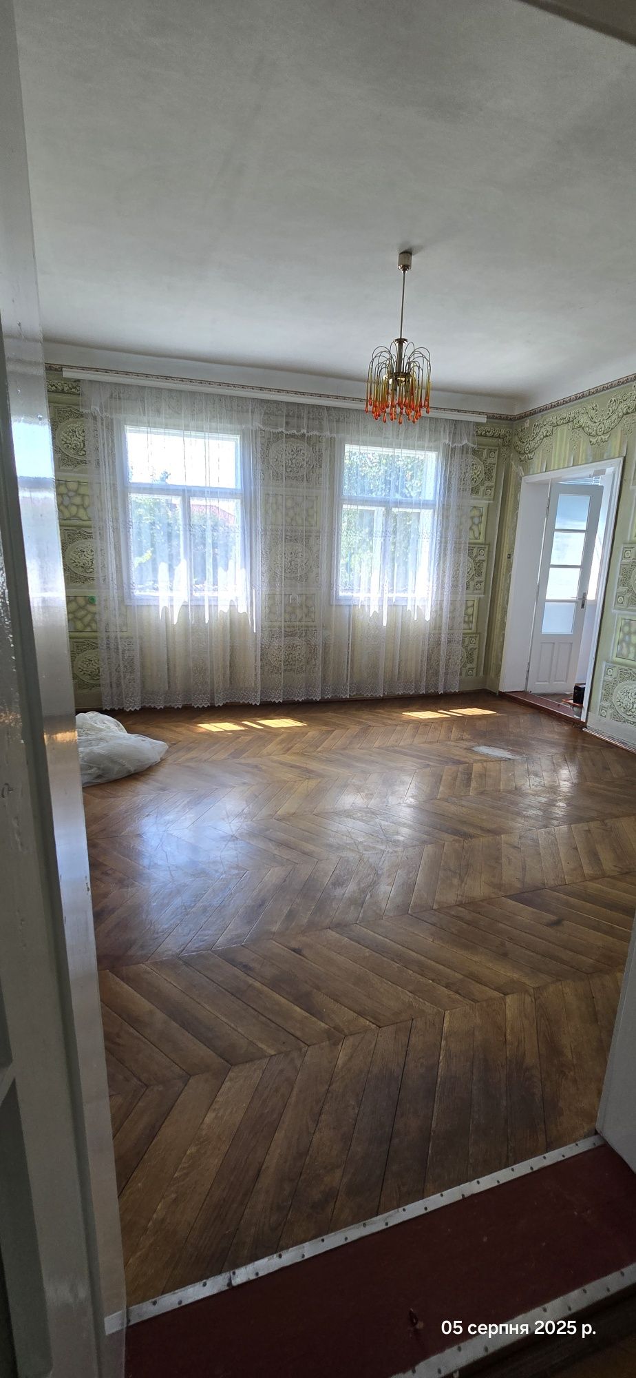 Продам  будинок хороший в Новоселиці