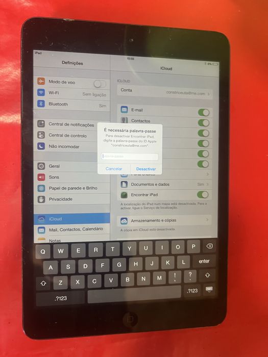 Mini ipad com carregador nao sai palavra passe