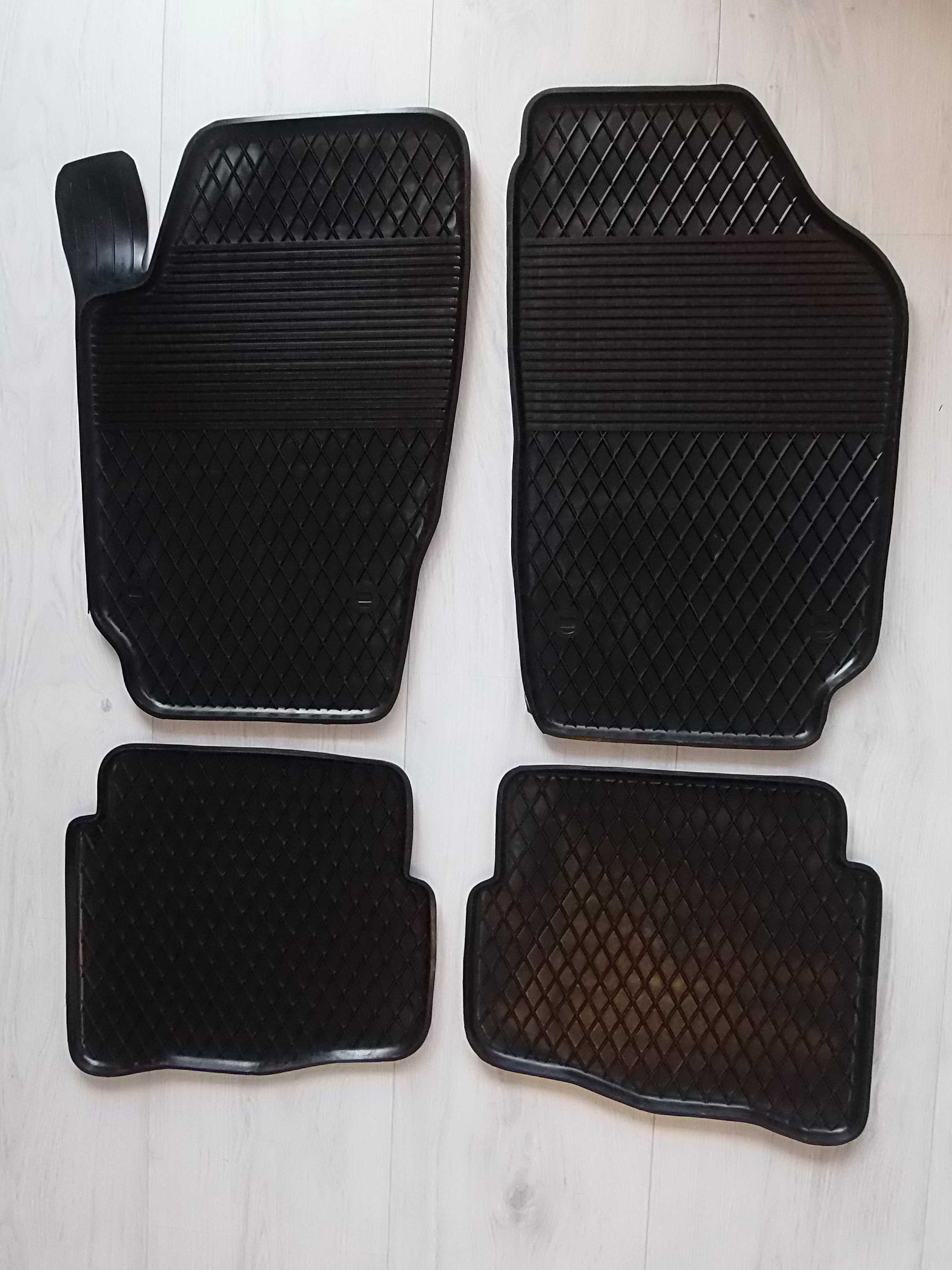 Dywaniki Gumowe SKODA FABIA I 1 Volkswagen Polo 4 IV FOX Seat Ibiza 3