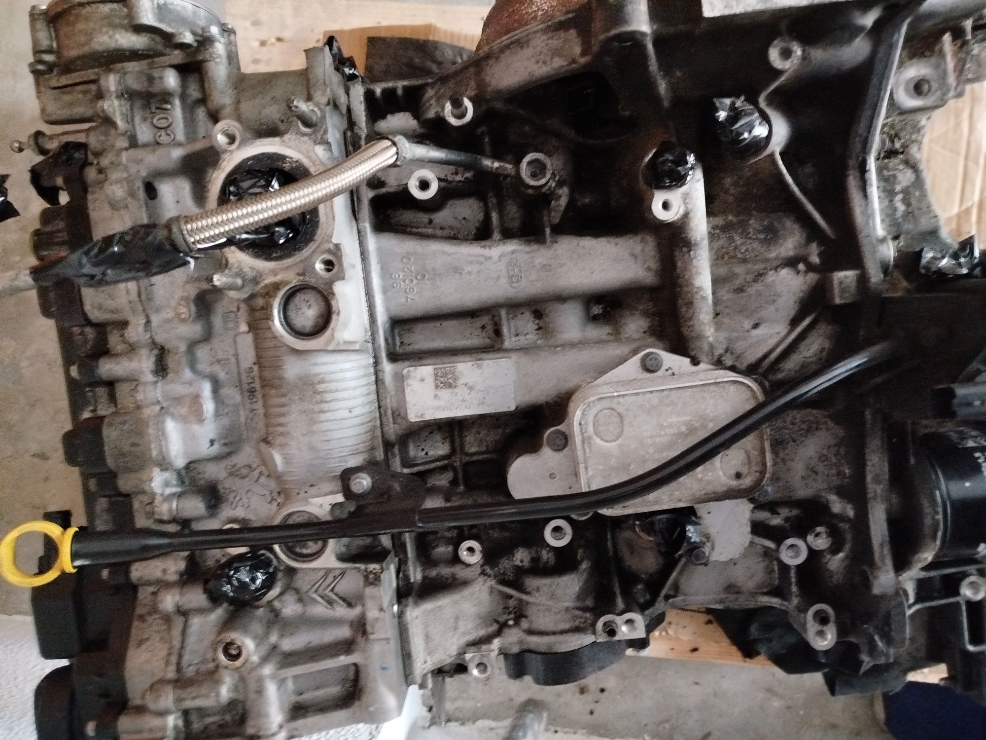 Motor PSA 1.2 THP de 130cv.  com código HN02