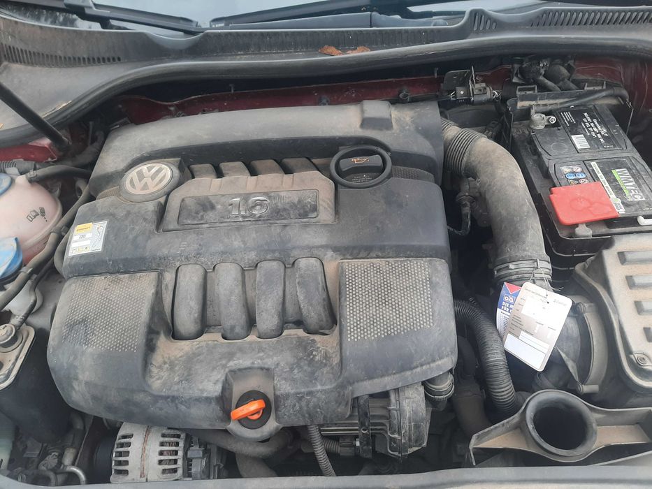 volkswagen golf 2005r 1.6 benzyna mały przebieg