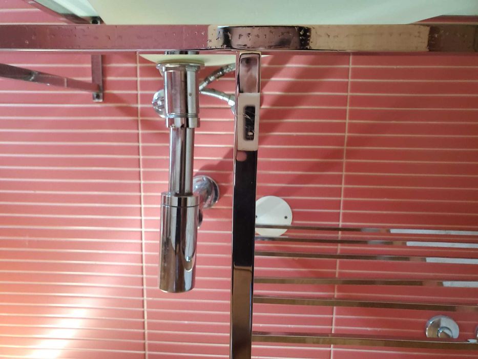 Lavatório Vidro e Inox para Casa de Banho