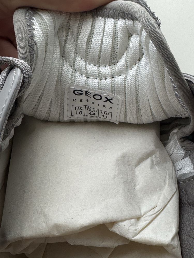 Кросівки Geox сірі