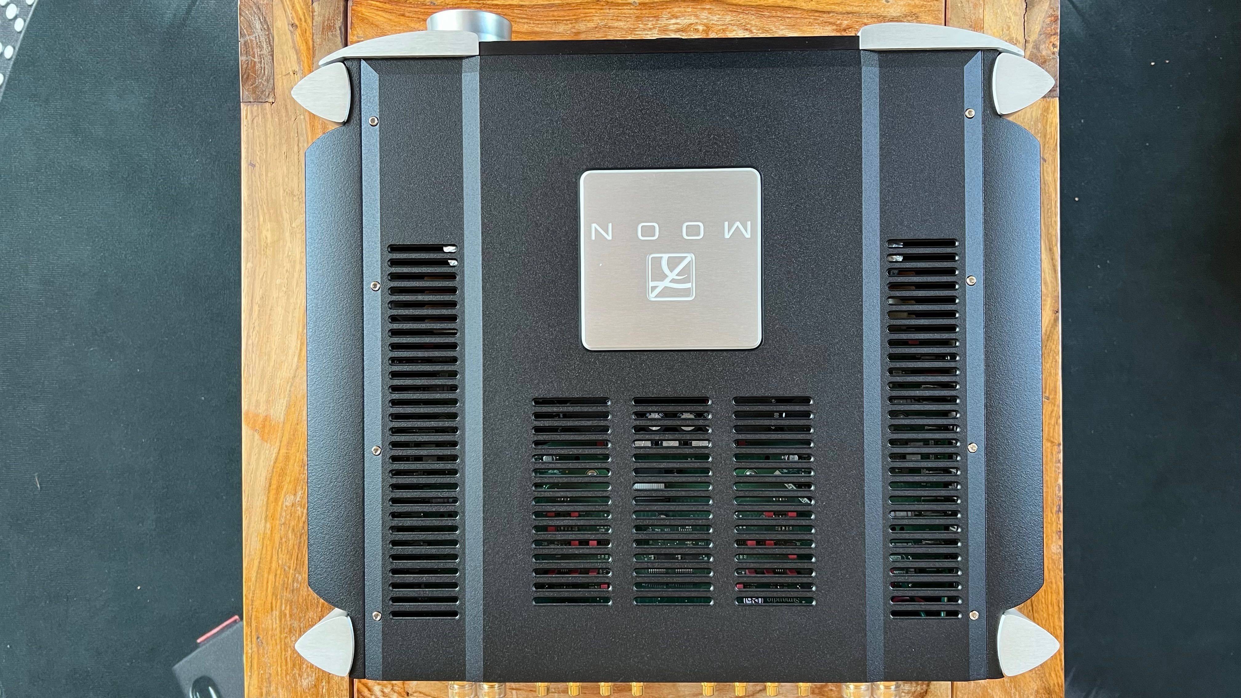 wzmacniacz moon 600i