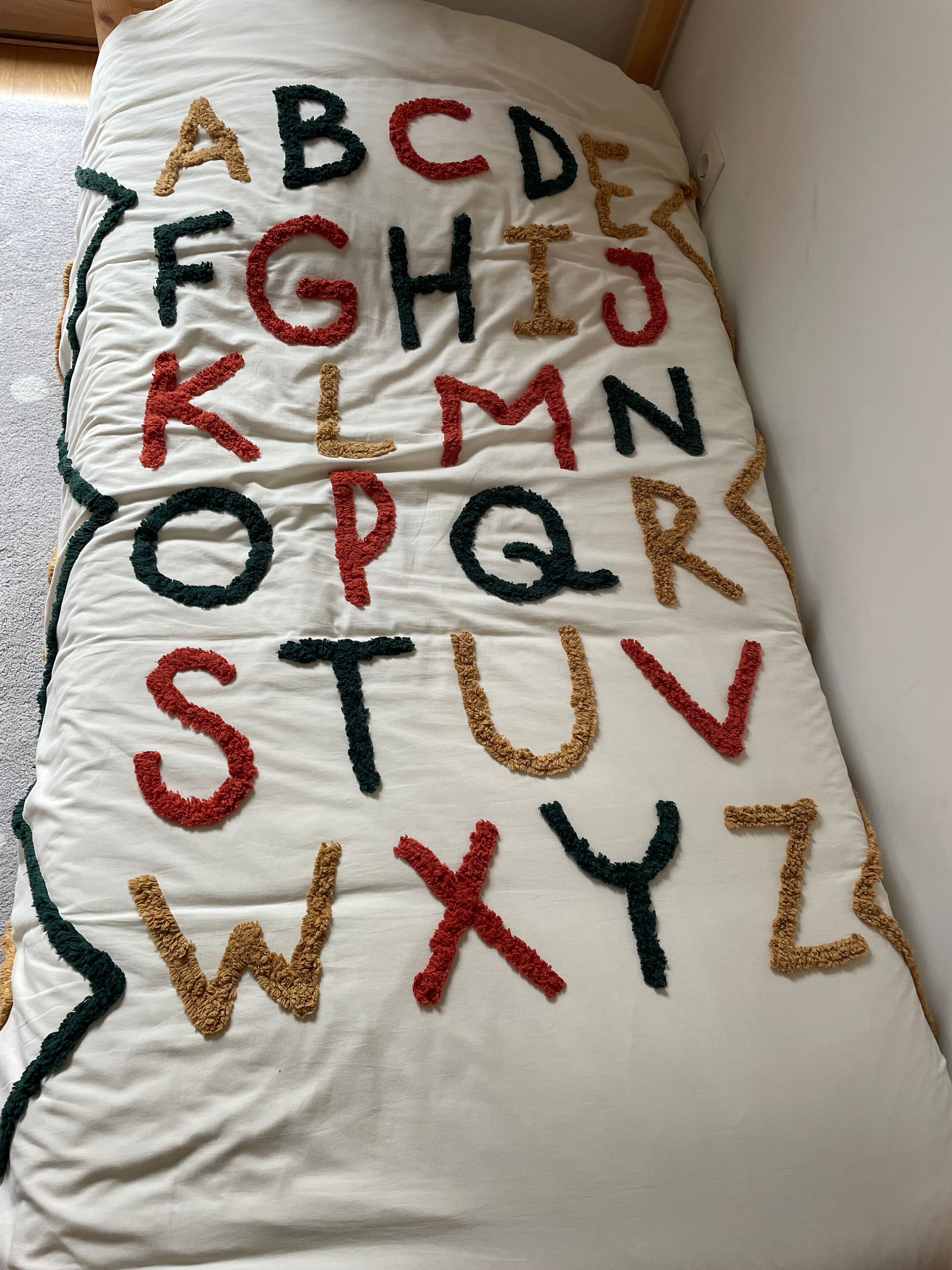 Cama montessori + colchão + almofada e jogo de cama