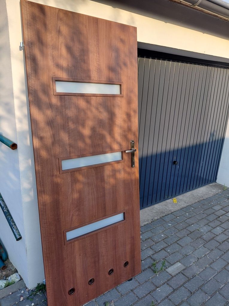 Drzwi wewnętrzne 80 lewe classen + futryna