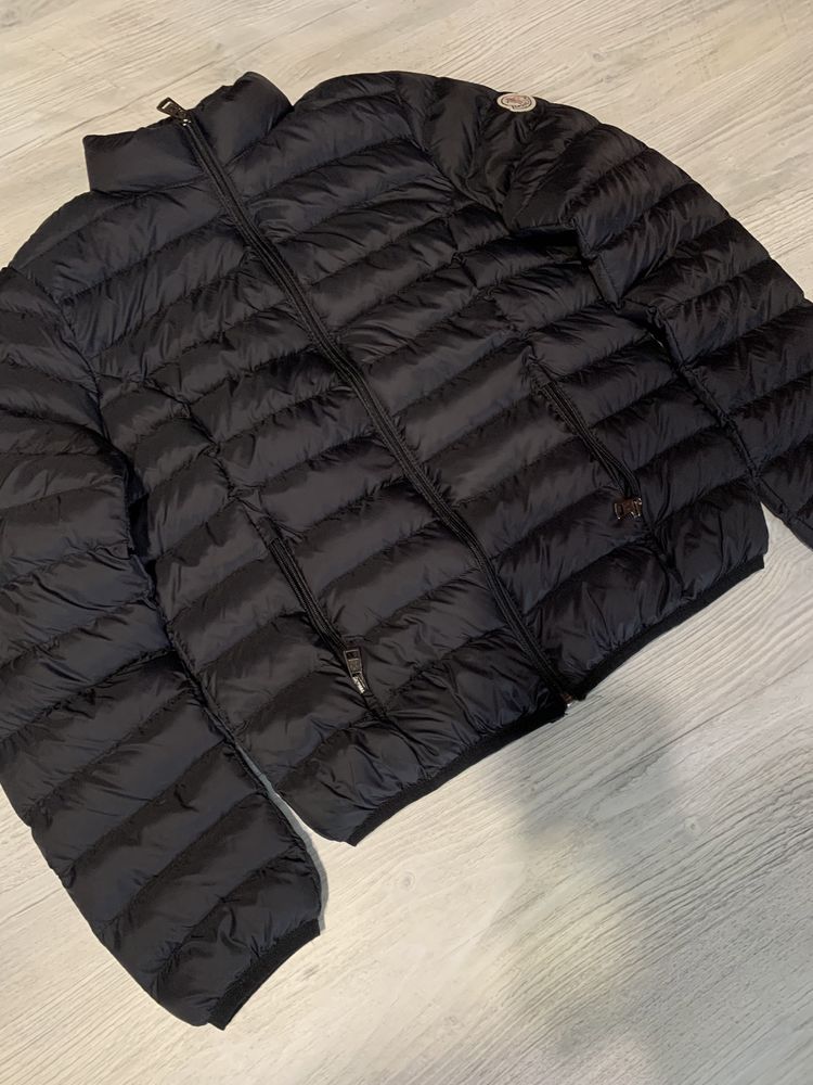 Жіночий мікропуховик moncler