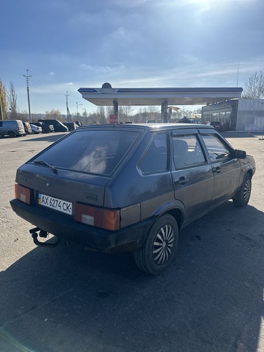 Автомобіль Ваз 2109