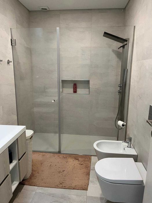 Quarto mobilado com casa de banho privada - Várzea, Barcelos