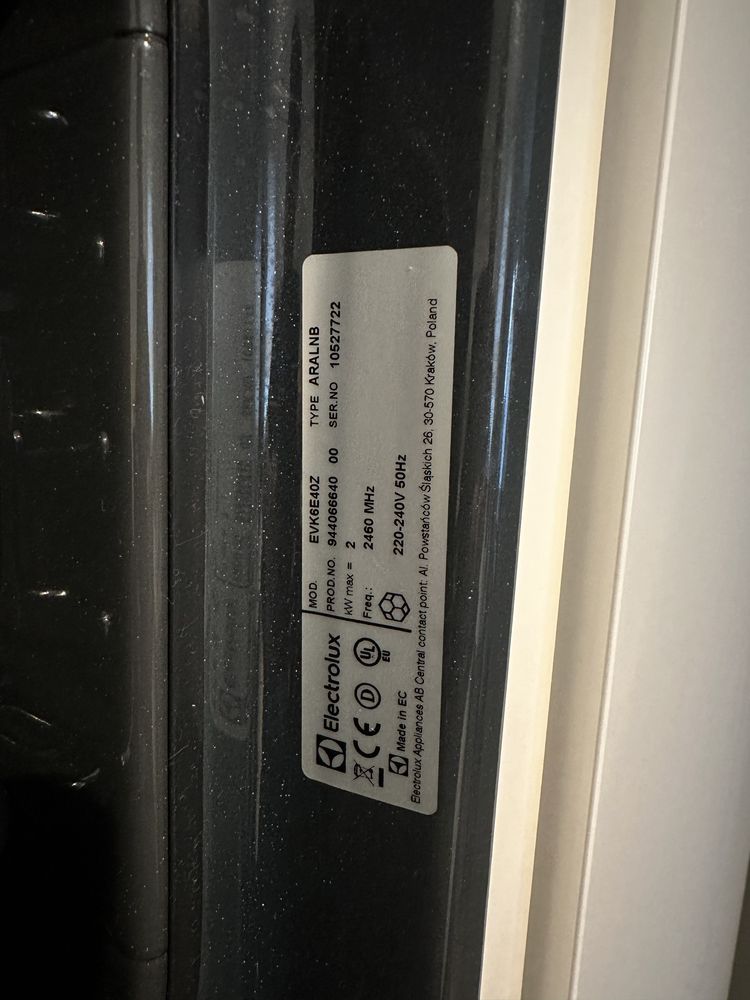 (Uszkodzona) Mikrofalówka / Piekarnik do zabudowy EVK6E40Z Electrolux