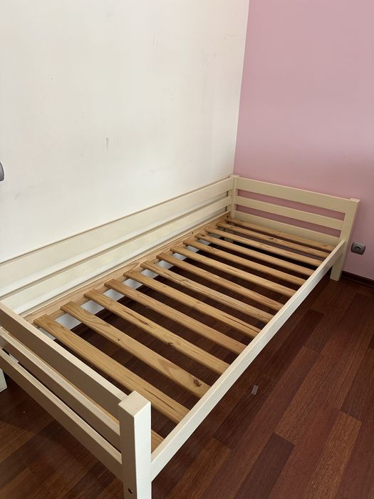 Cama dupla de solteiro