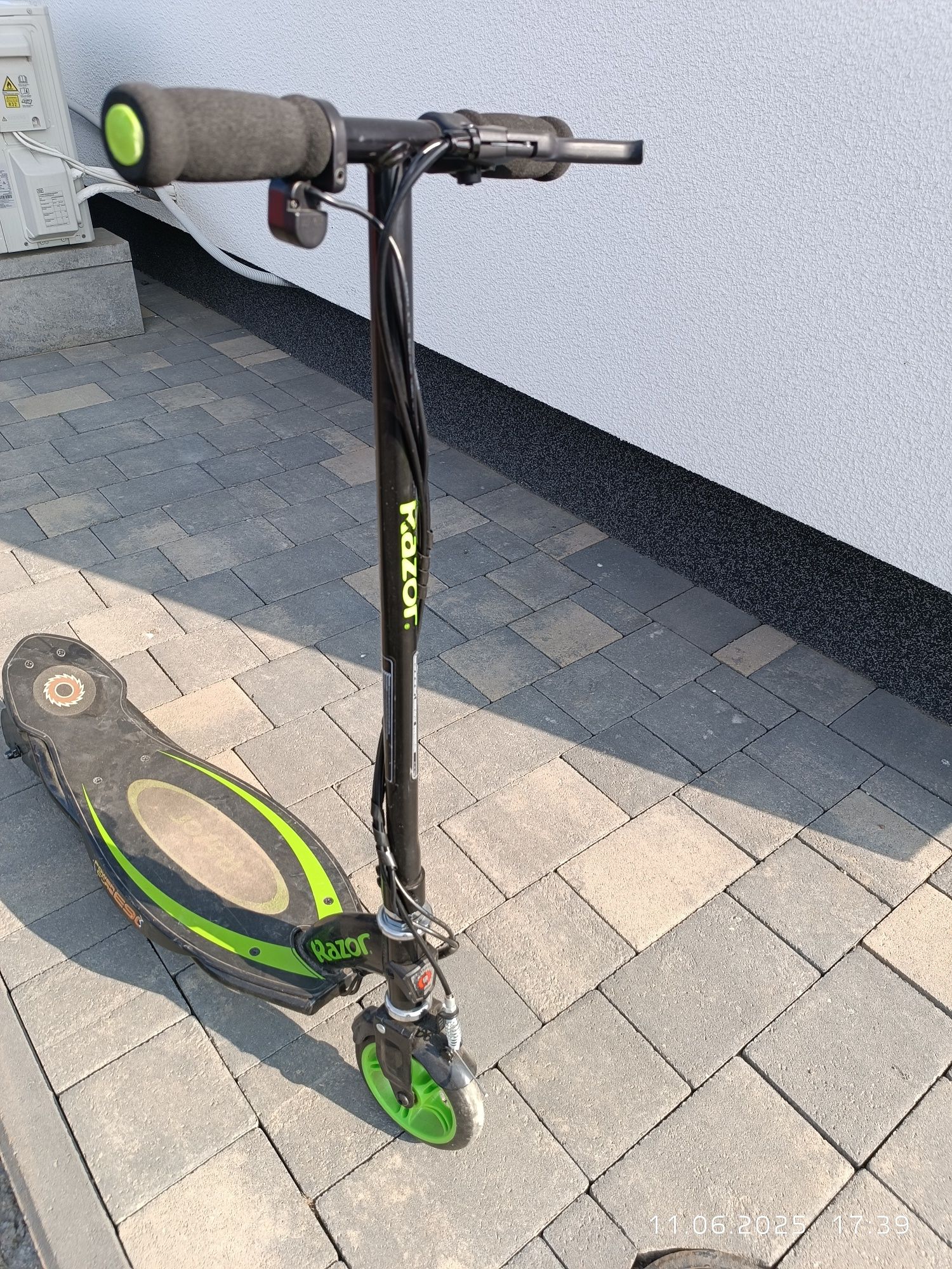 hulajnoga elektryczna razor e90
