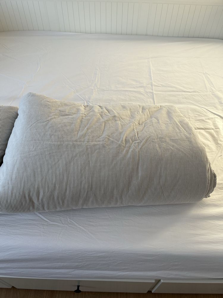 Edredon Ikea Solteiro 1,4x1,9 com capa e Jogos de Cama I
