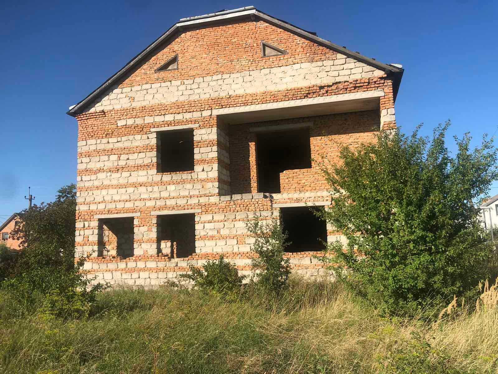 будинок цегляний у смт. Великі Бірки обжита вулиця, 10хв -Тернопіль