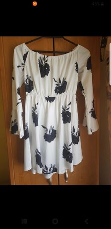Biała sukienka w czarne kwiaty r.L 40