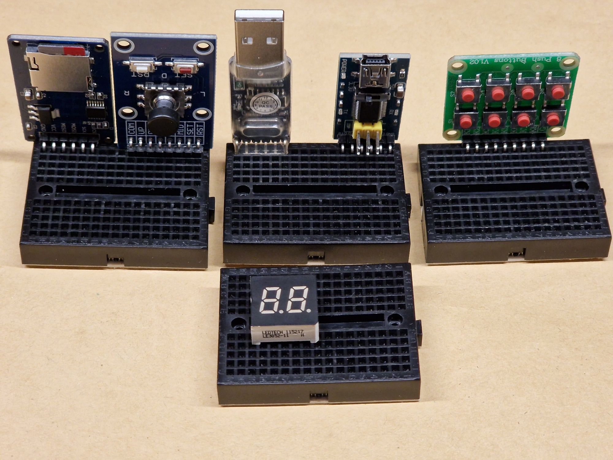 Mini Breadboard 170 Furos c/ encaixe e mounting holes