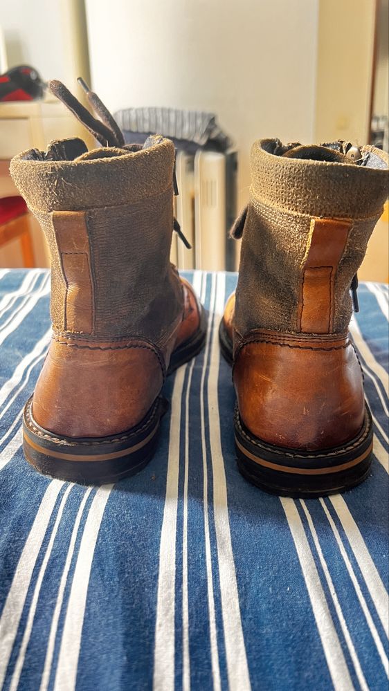 Botas em pele marca ALDO