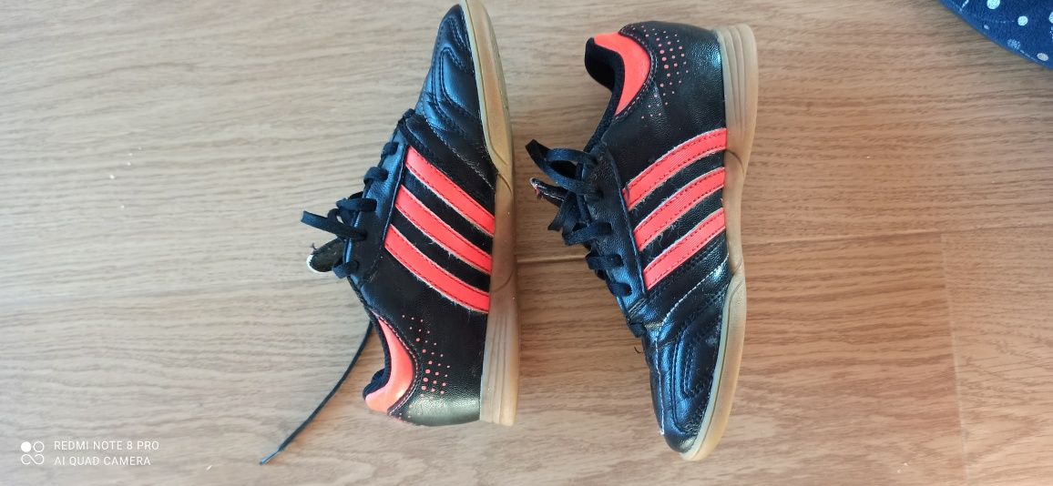 Buty Adidas 11QUESTRA rozmiar 32