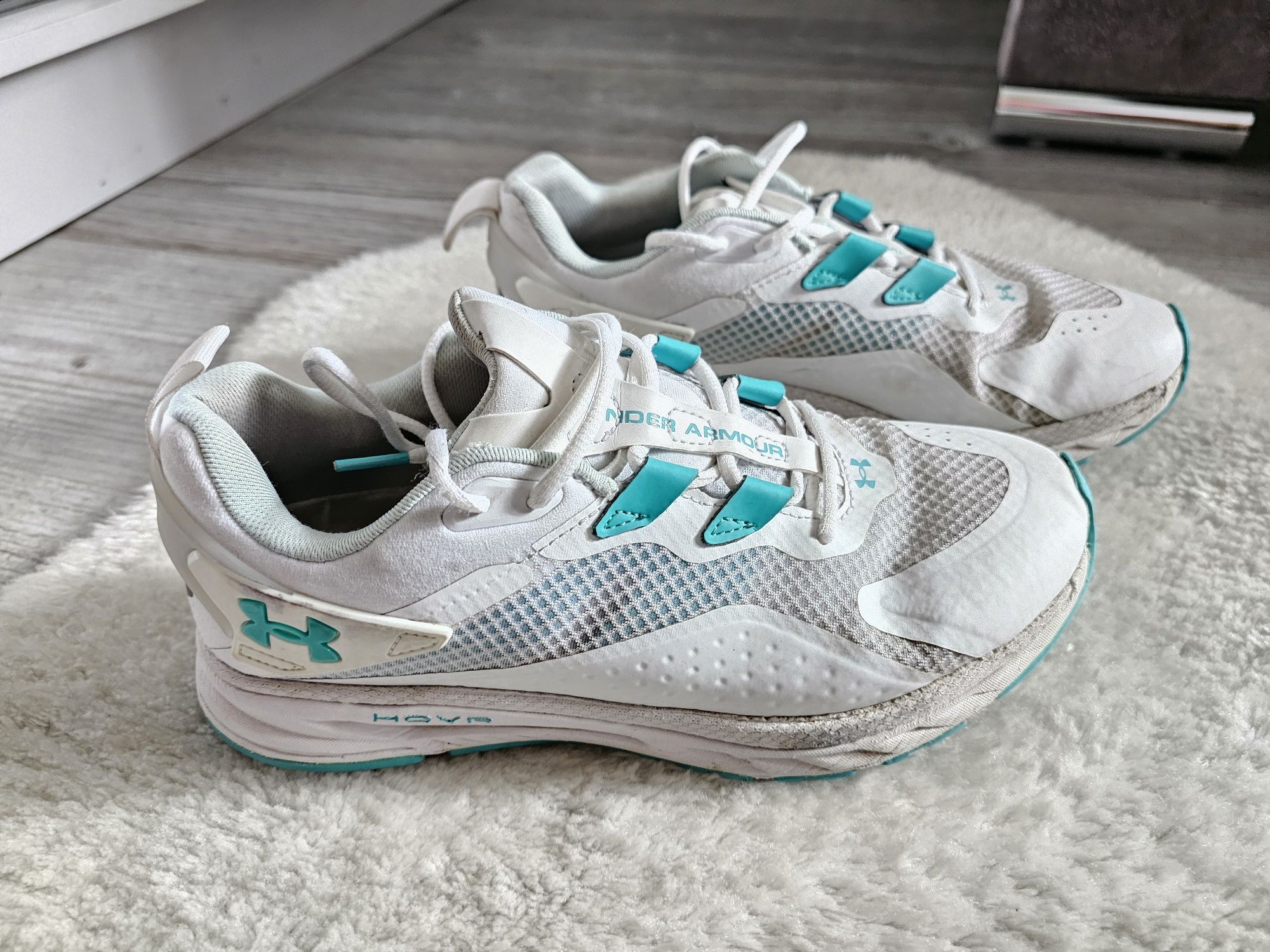 Buty Under armour hovr flux Rozmiar 39 do biegania UA