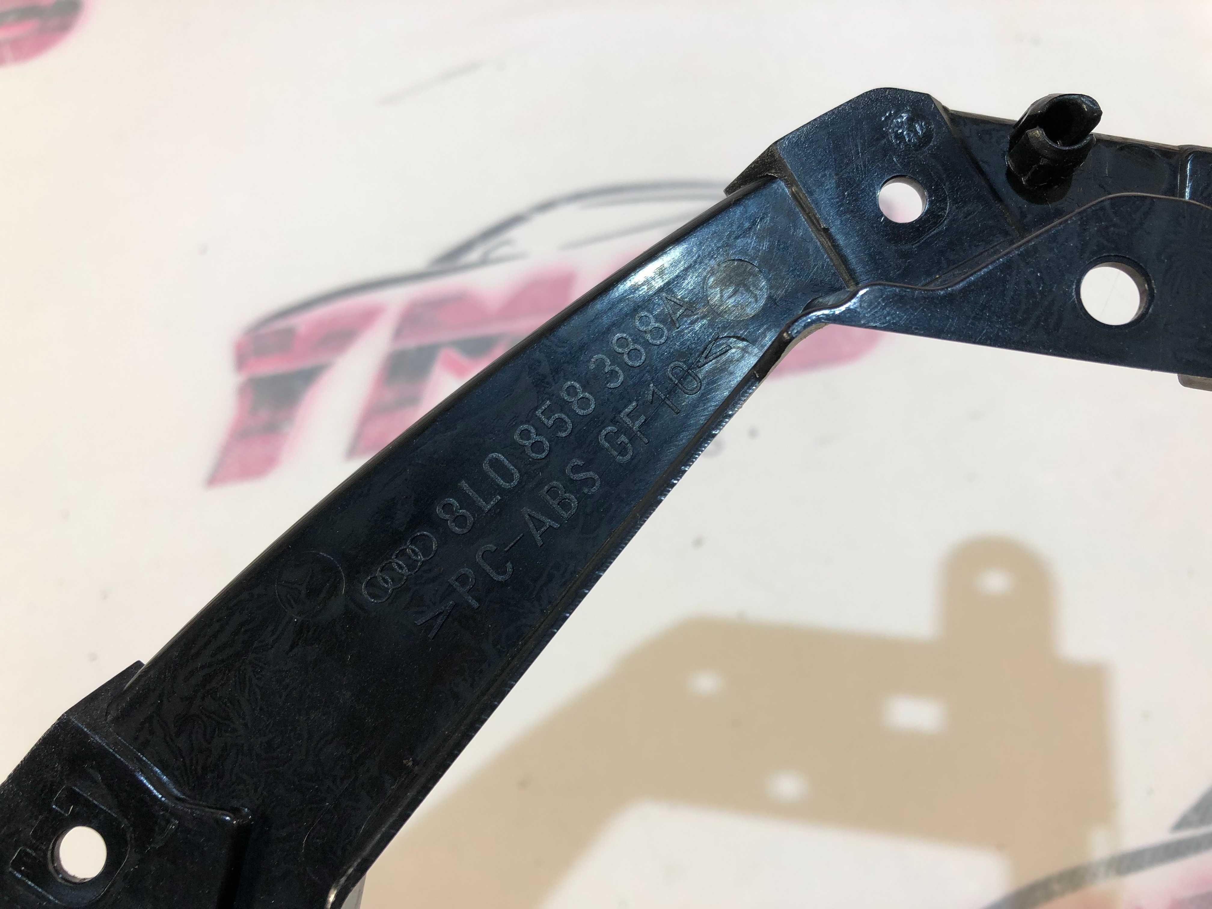 Plastico Caixa Fusiveis Interior AUDI A3 S3 8L ORIGINAL