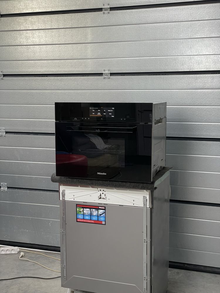 2в1 Преміум парова шафа з мікрохвильовкою Miele DGM 7845