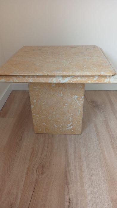 Mesa marmore de apoio para sala 60 cm por 60 cm com altura 45 cm