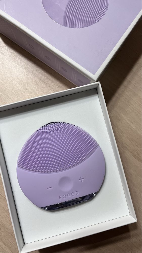 FOREO Luna mini 2 Звукова очищувальна щітка для шкіри будь-якого типу
