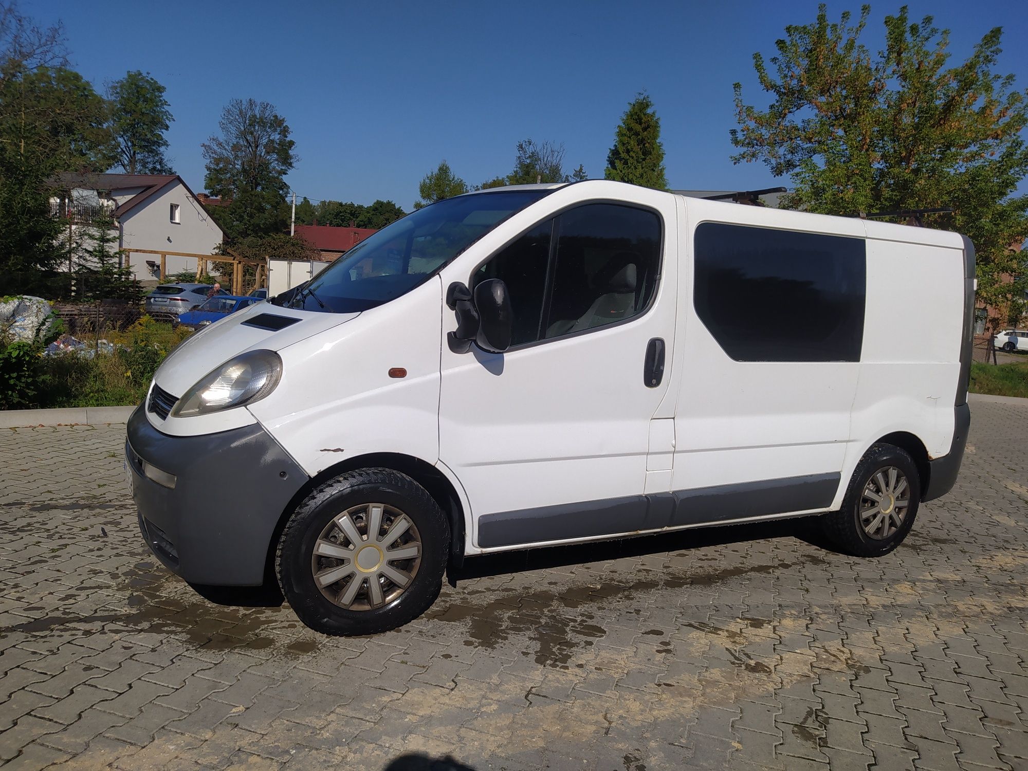 Vivaro 1.9 Doka 6osobowy