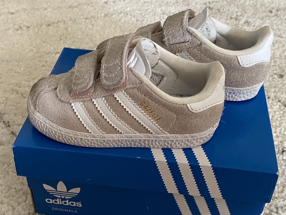 Tenis da Marca Adidas Gazelle - Tamanho 21 - Menina