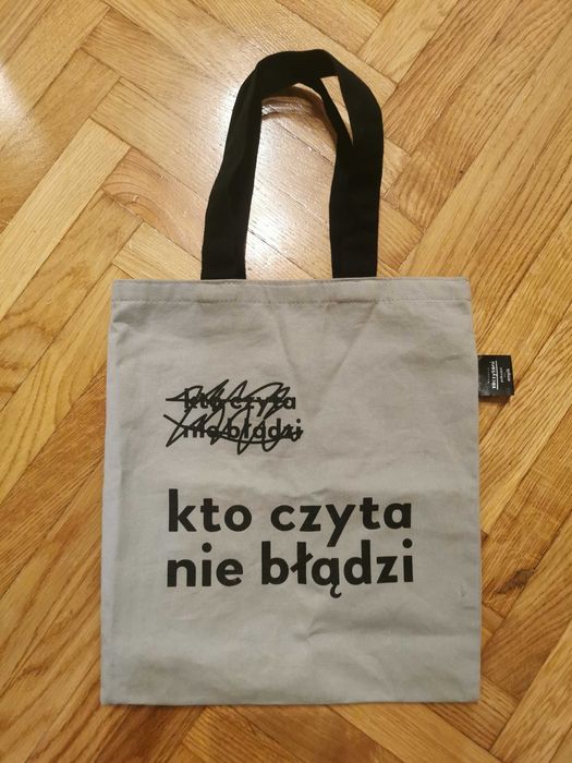 Pomysł na prezent: Płócienna torba na książki