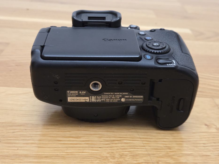 Фотокамера Canon 80d body