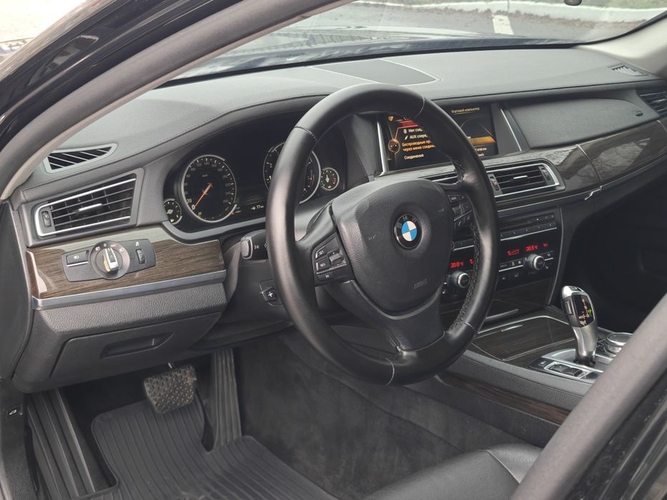 Продам BMW 7 series  Xdrive