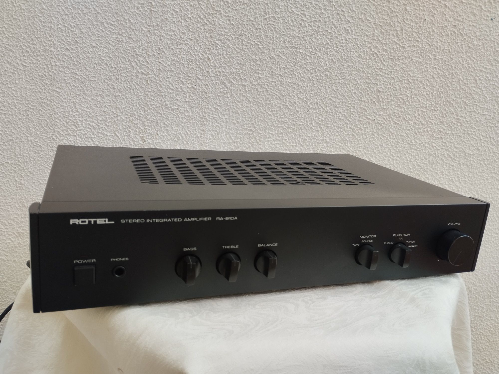Rotel - Stereo Integrated Amplifier RA 810A