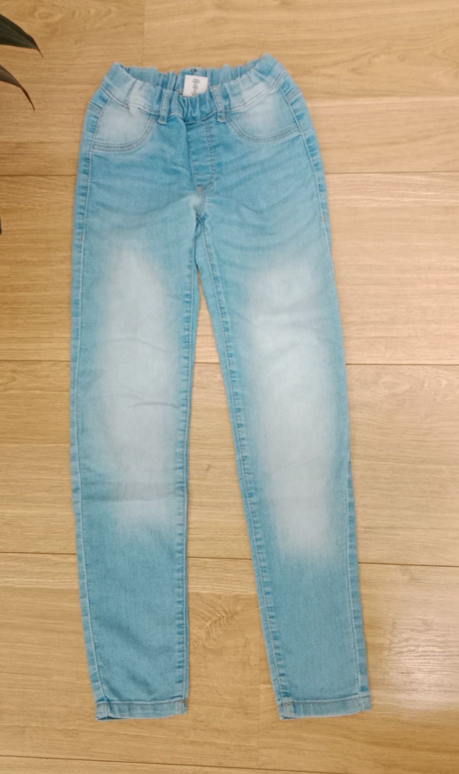 Spodnie jeansowe dla dziewczynki. Takko. Rozm. 146cm