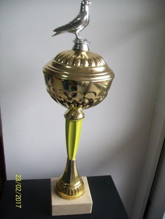 Puchar statuetka gołąb