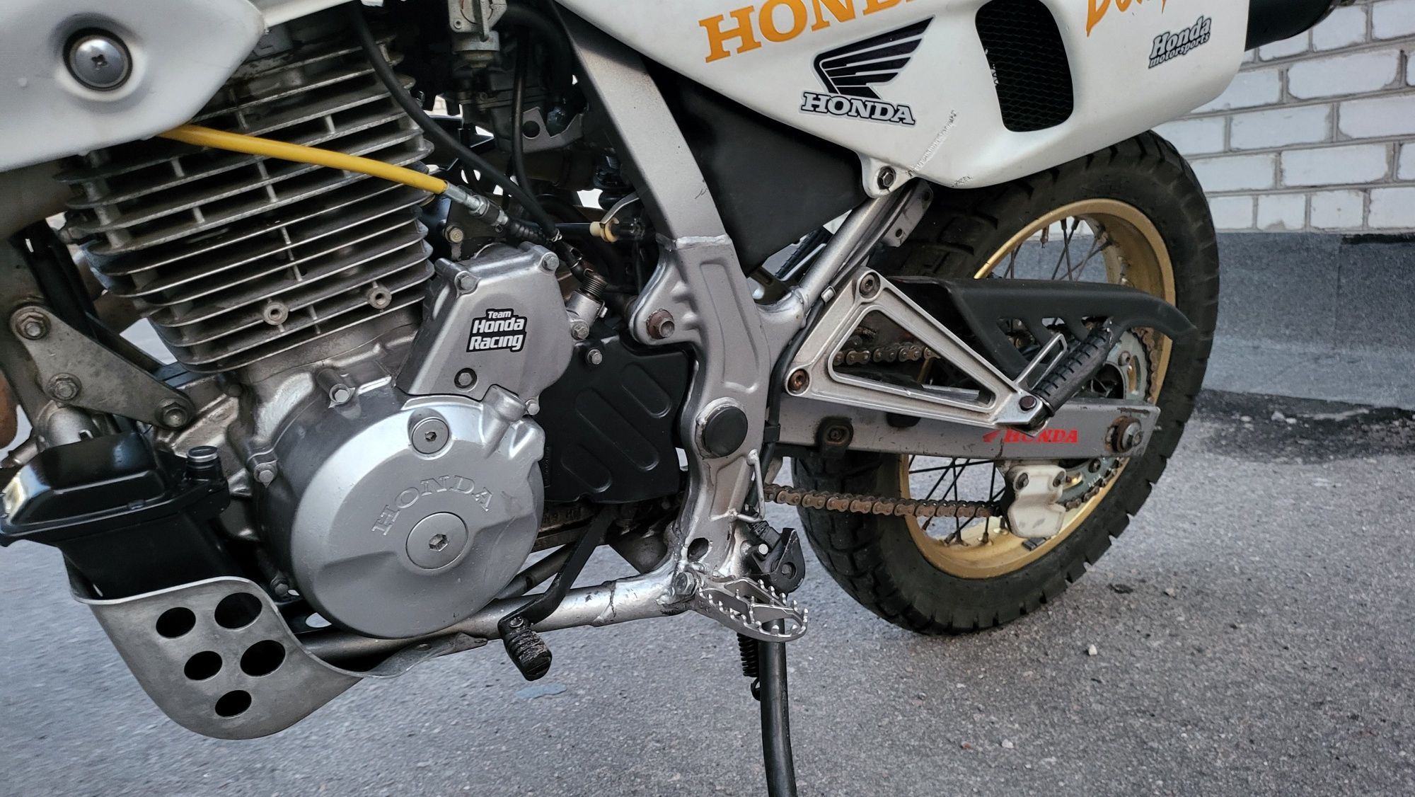 Honda NX650 Dominator