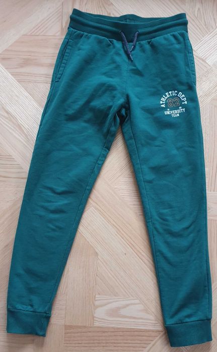 Spodnie dresowe chłopięce rozmiar 146